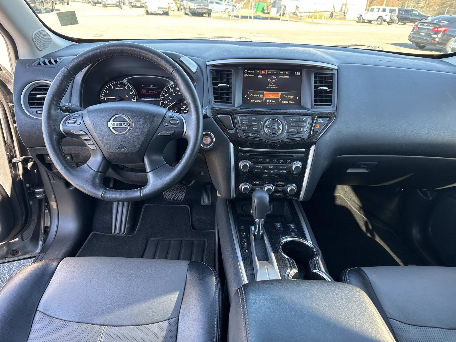 Used 2020 Nissan Pathfinder SL image 19