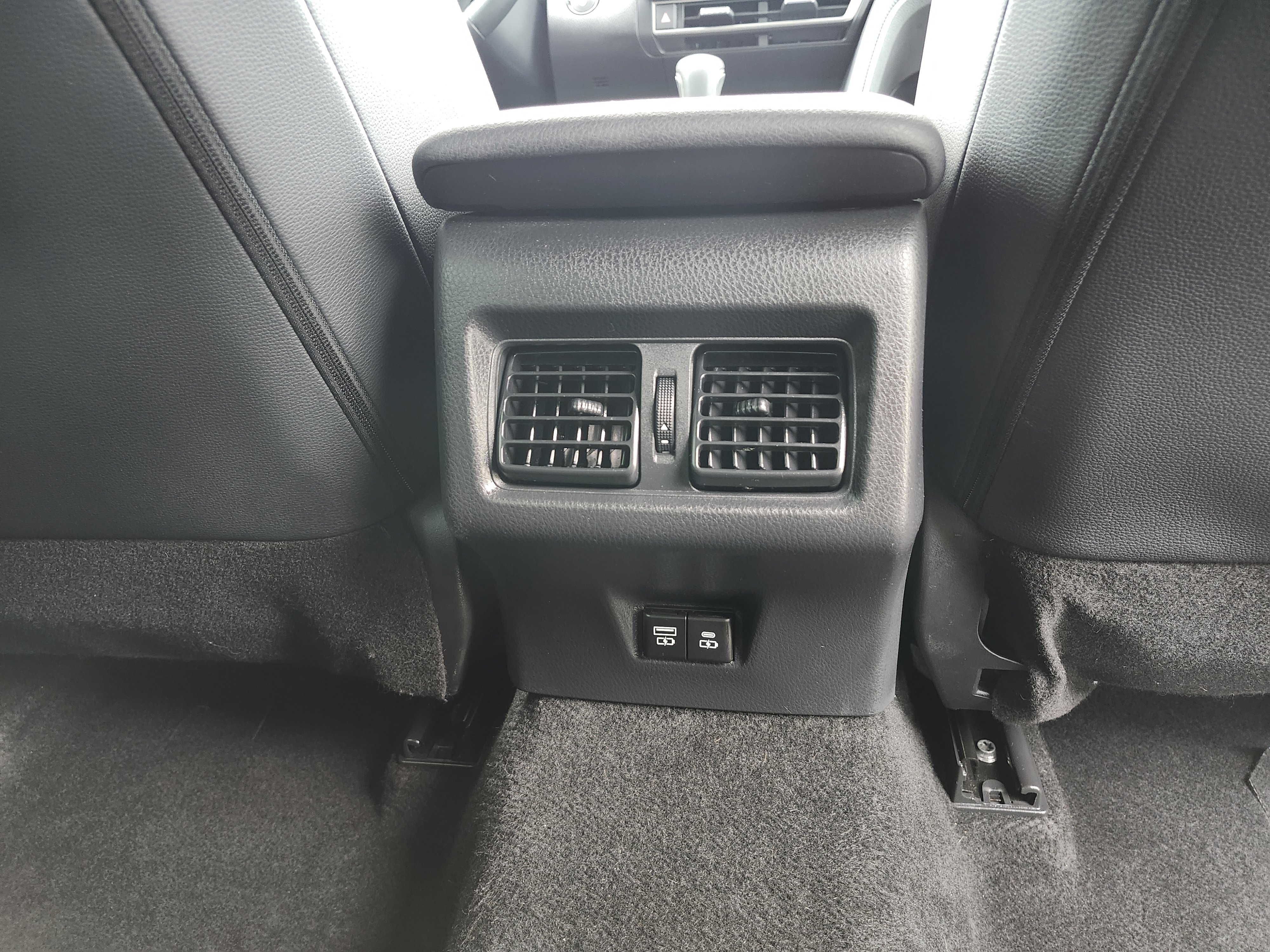 Used 2025 Toyota Camry SE FWD image 21