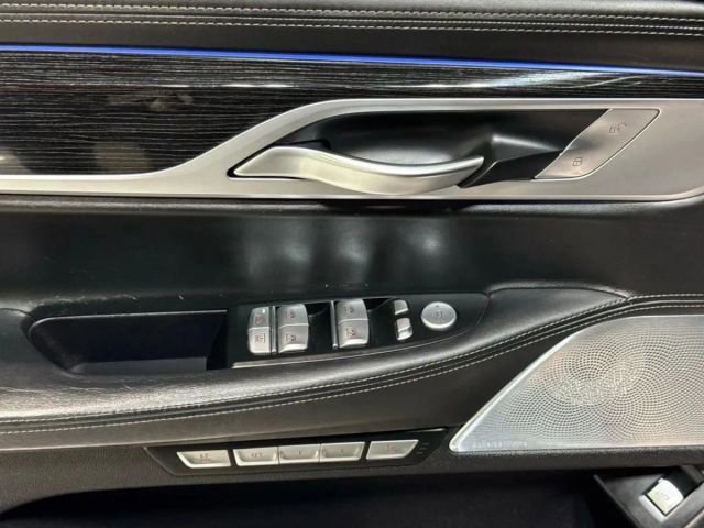 Used 2017 BMW 750i xDrive AWD/4WD image 13
