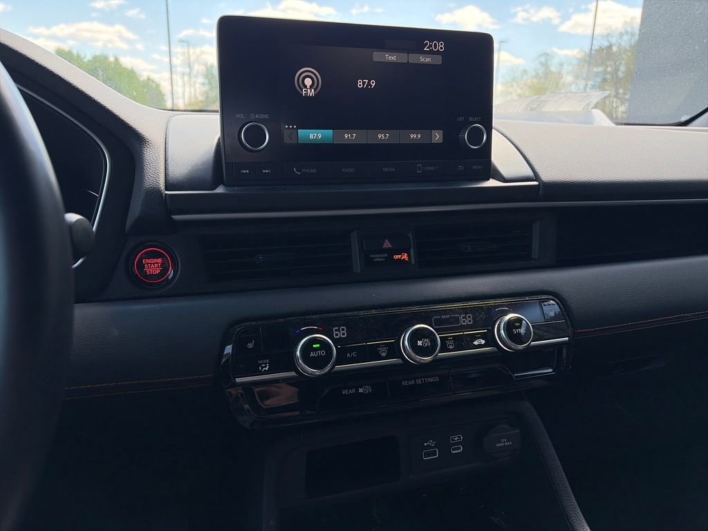 Used 2025 Honda Pilot Sport image 20