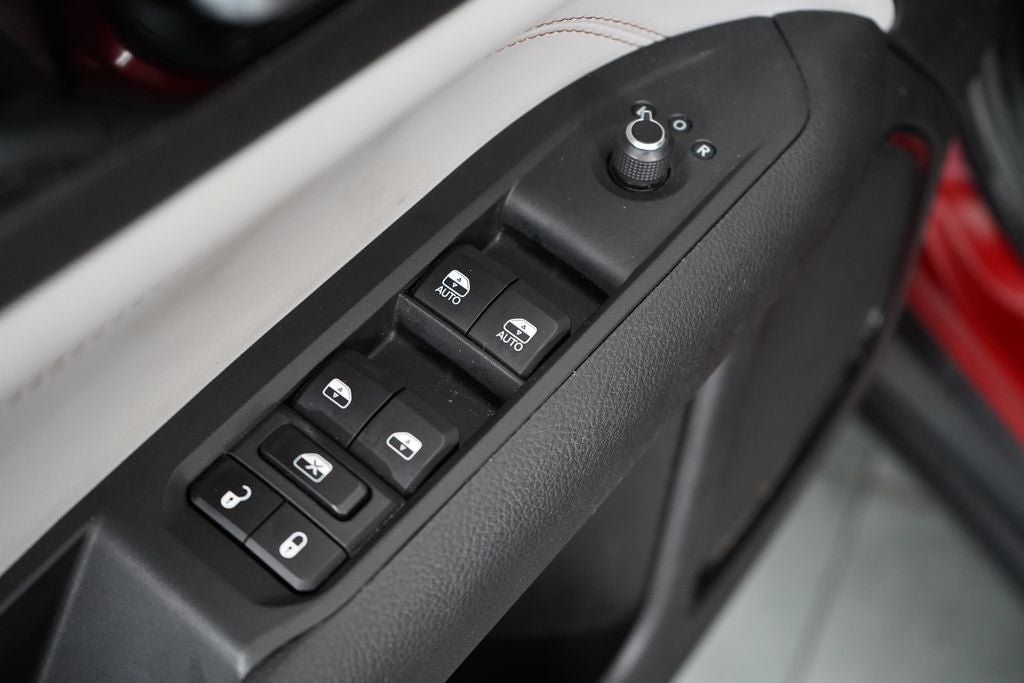 Used 2025 Jeep Compass Limited AWD/4WD image 18