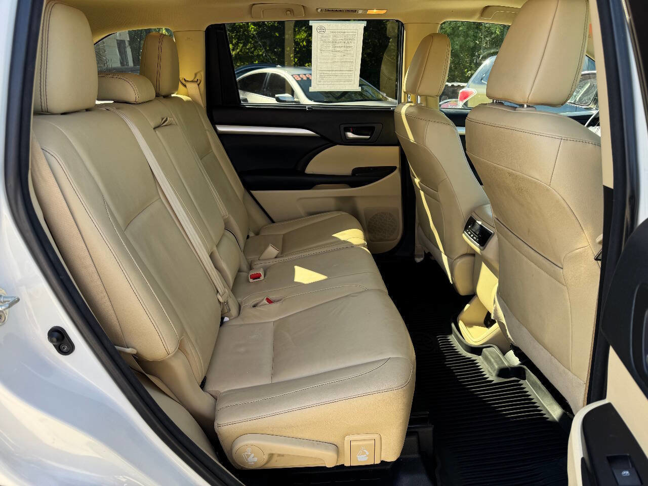 Used 2017 Toyota Highlander XLE image 11