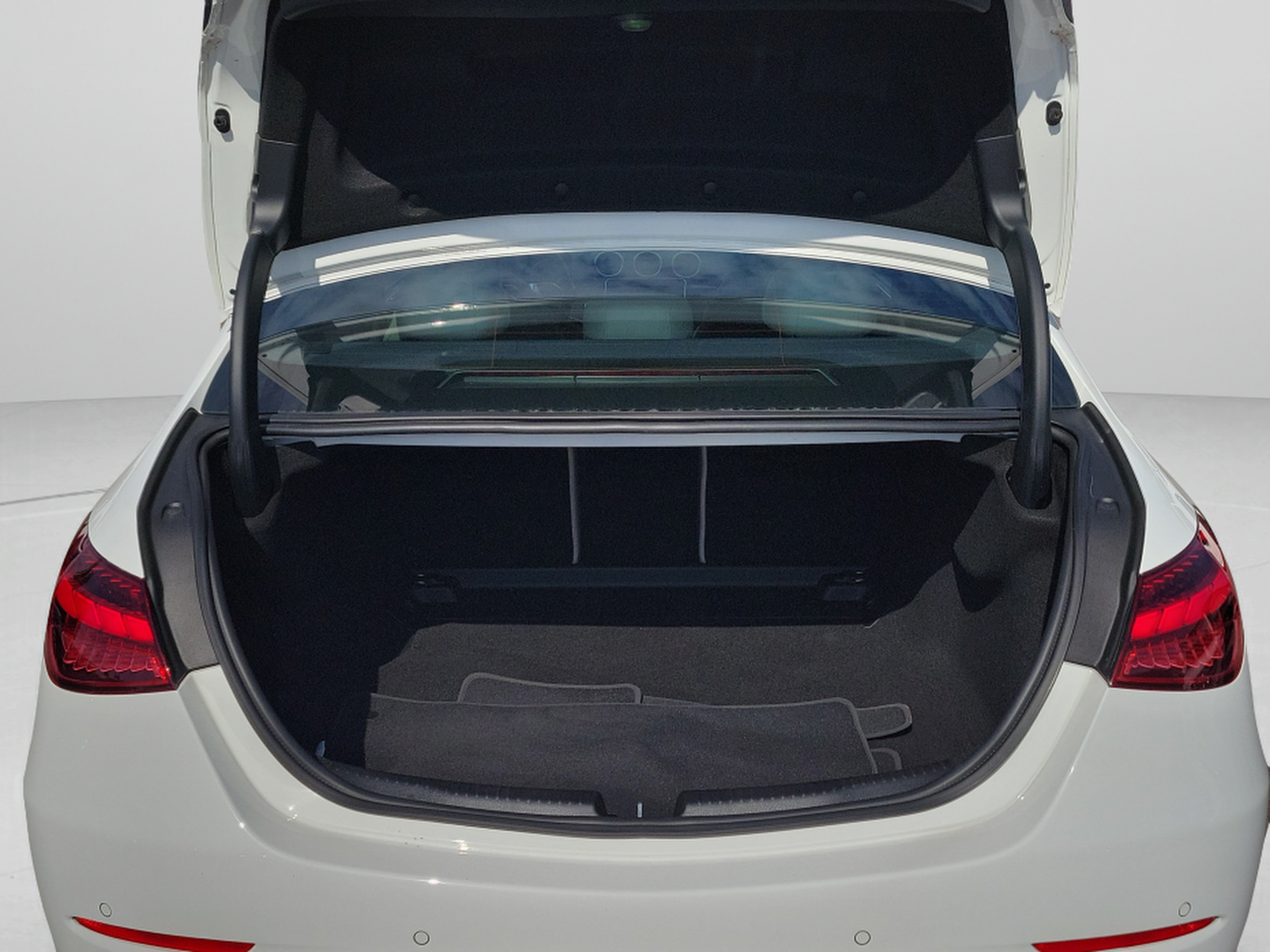 Used 2024 Mercedes-Benz C 300 4MATIC Sedan image 5