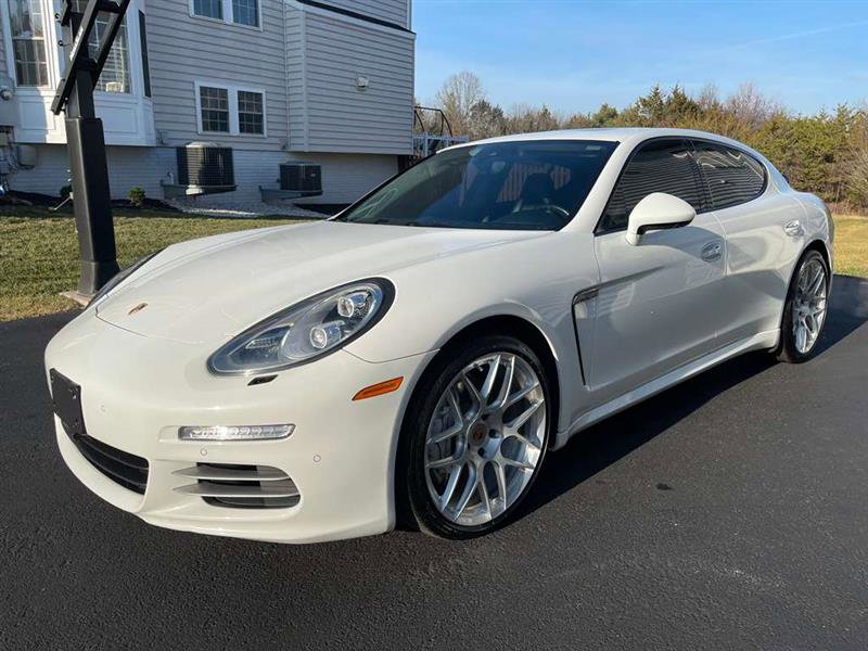 Used 2014 Porsche Panamera 4S image 4