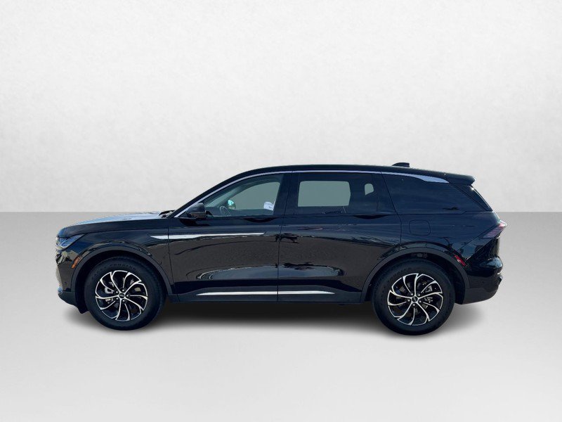 Certified 2024 Lincoln Nautilus Premier image 8