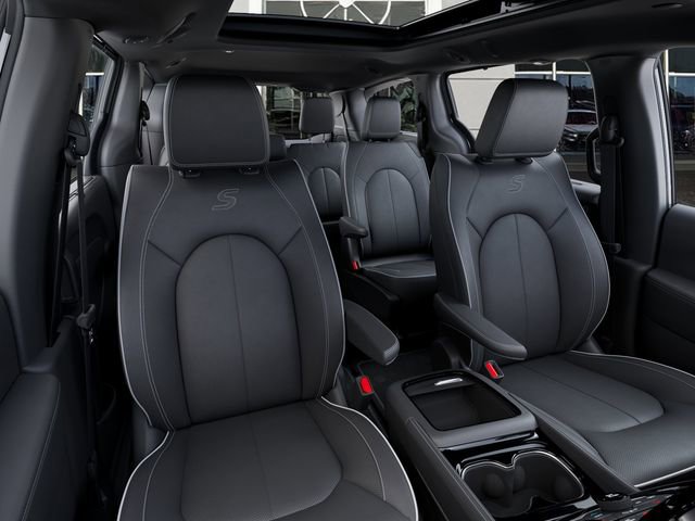 New 2026 Chrysler Pacifica Limited w/ S Appearance Package image 16