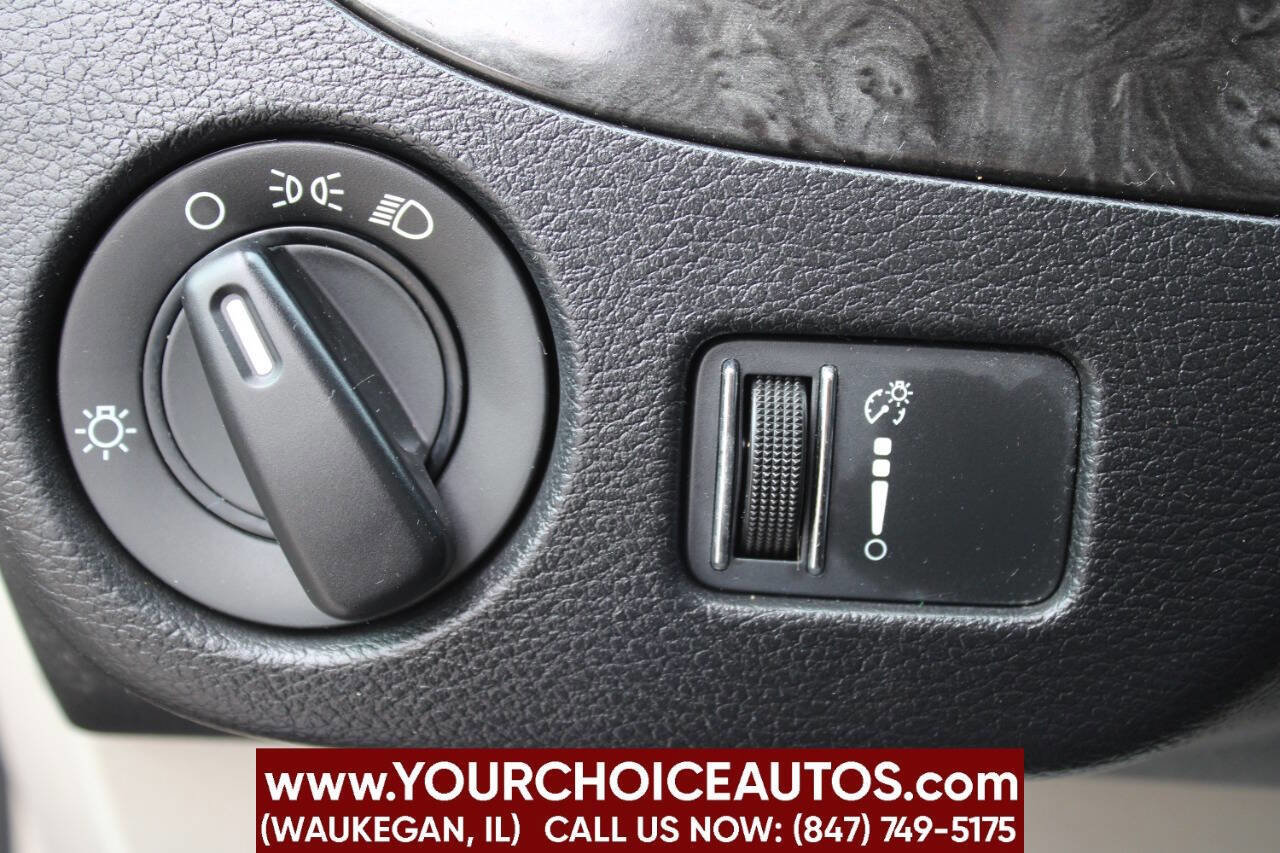 Used 2015 Dodge Grand Caravan SXT image 29