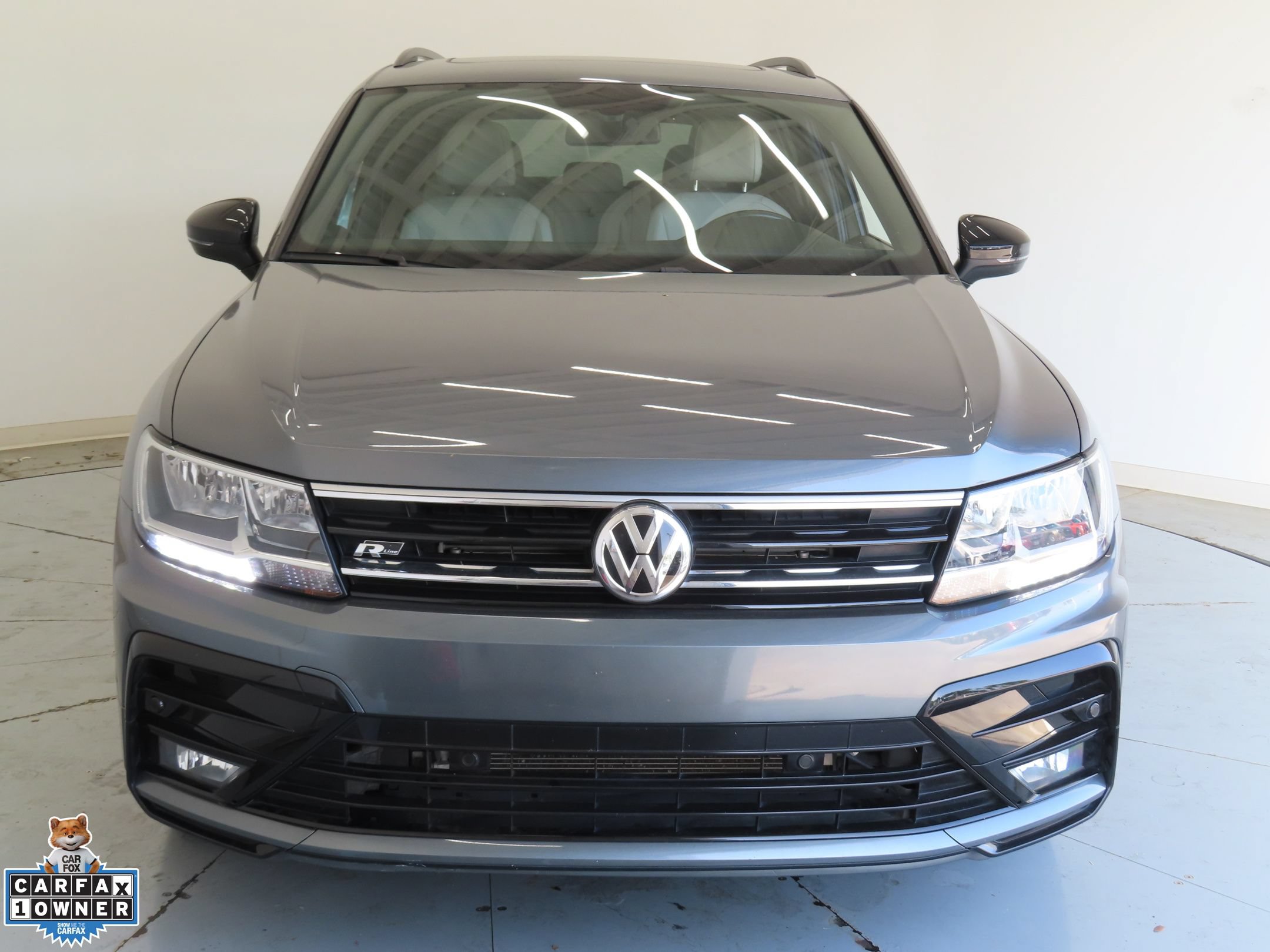 Used 2021 Volkswagen Tiguan SE R-Line FWD image 9