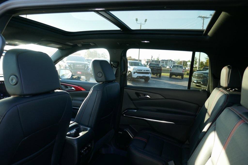 New 2026 Chevrolet Traverse RS image 21