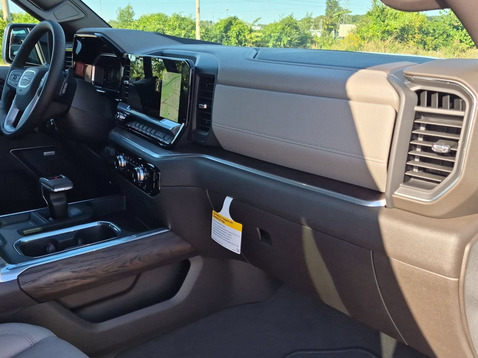 New 2026 GMC Sierra 1500 SLT w/ SLT Premium Package AWD/4WD image 32