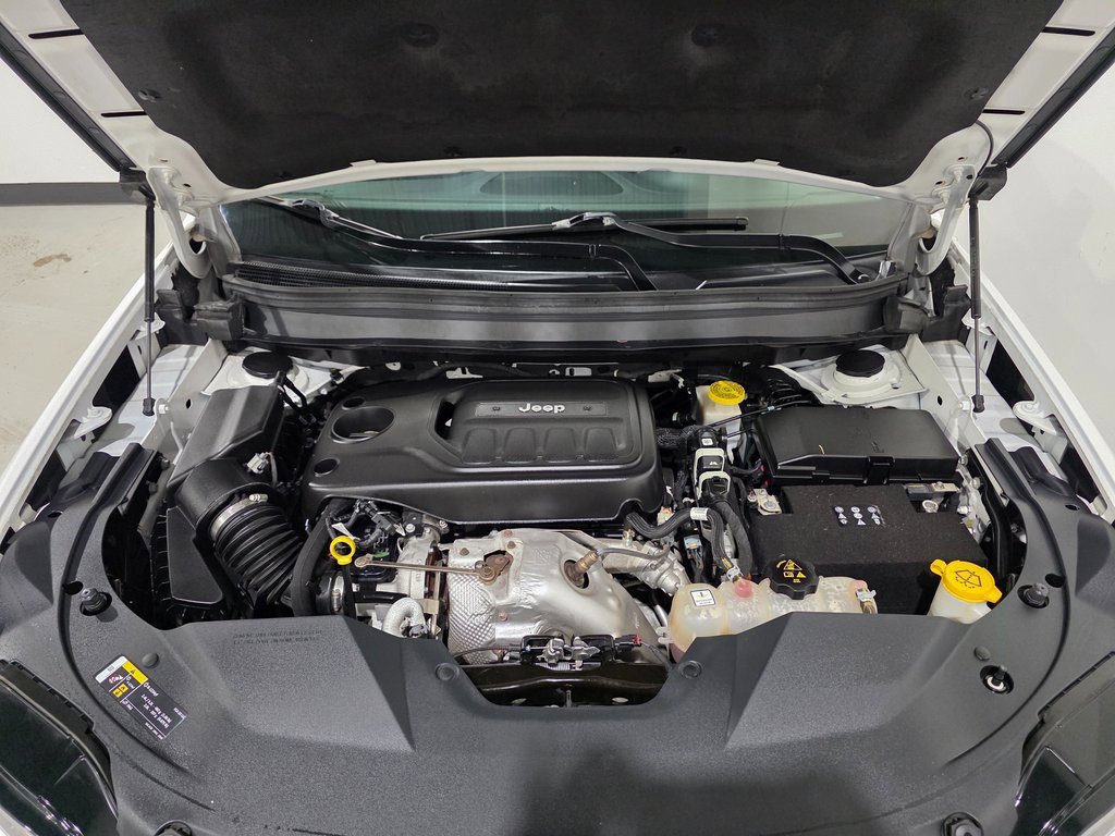 Used 2019 Jeep Cherokee Altitude image 11