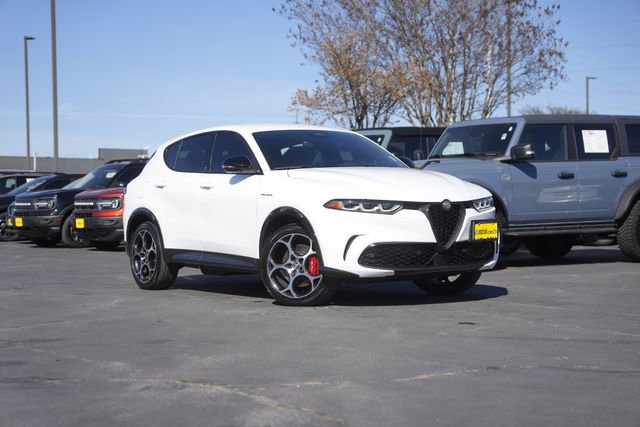 Used 2024 Alfa Romeo Tonale Veloce w/ Premium Interior Package image 2