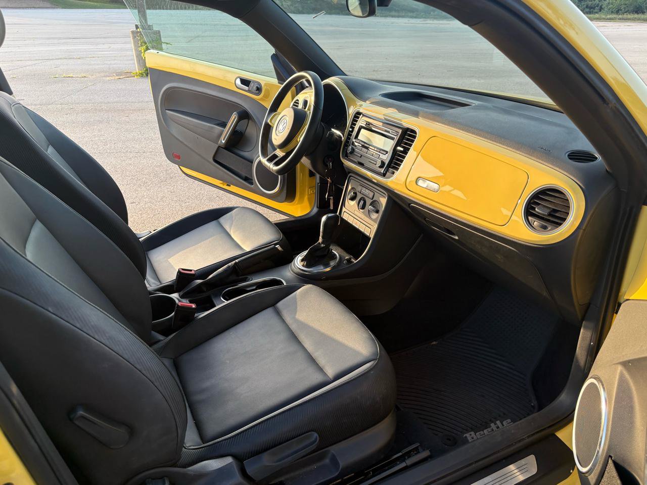 Used 2012 Volkswagen Beetle 2.5 FWD image 16