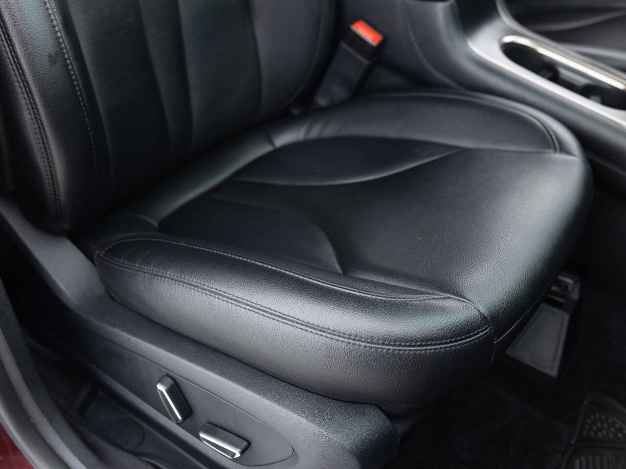 Used 2018 Lincoln MKC Premiere AWD/4WD image 27