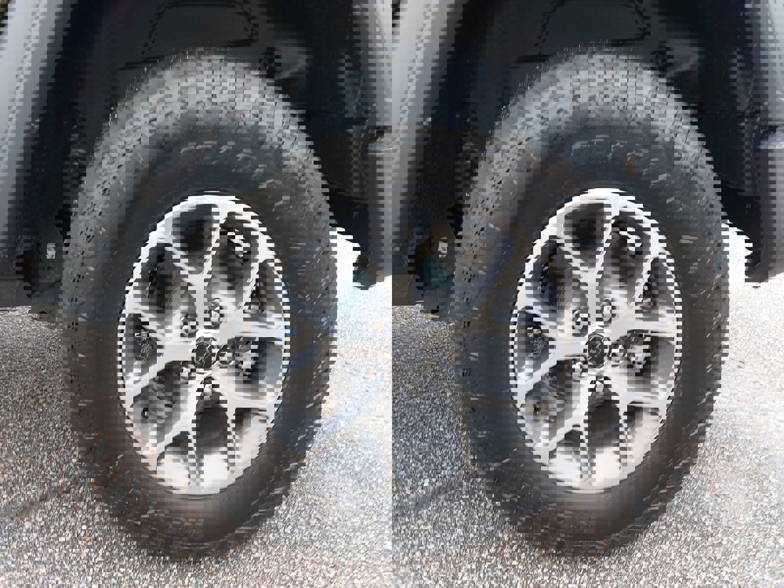 Used 2024 Jeep Wrangler Sport S image 32