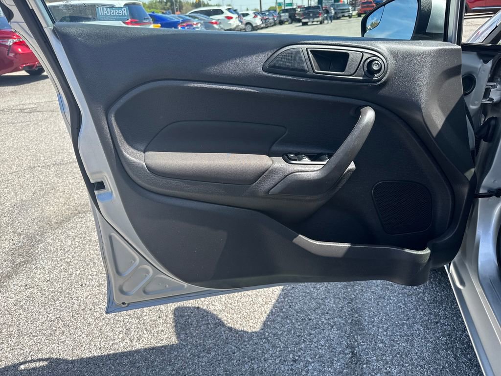 Used 2019 Ford Fiesta SE image 11