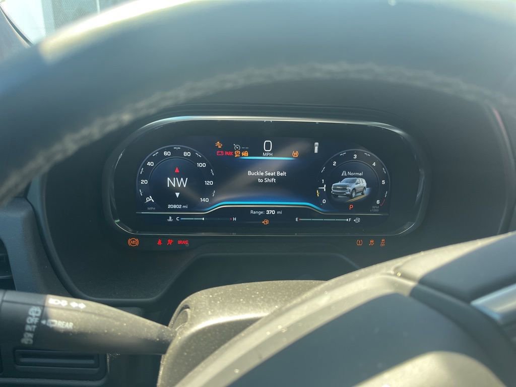 Used 2024 Chevrolet Suburban Premier RWD image 12