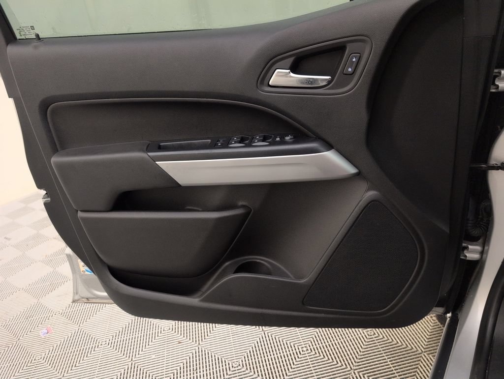 Used 2020 Chevrolet Colorado LT w/ Luxury Package RWD image 30