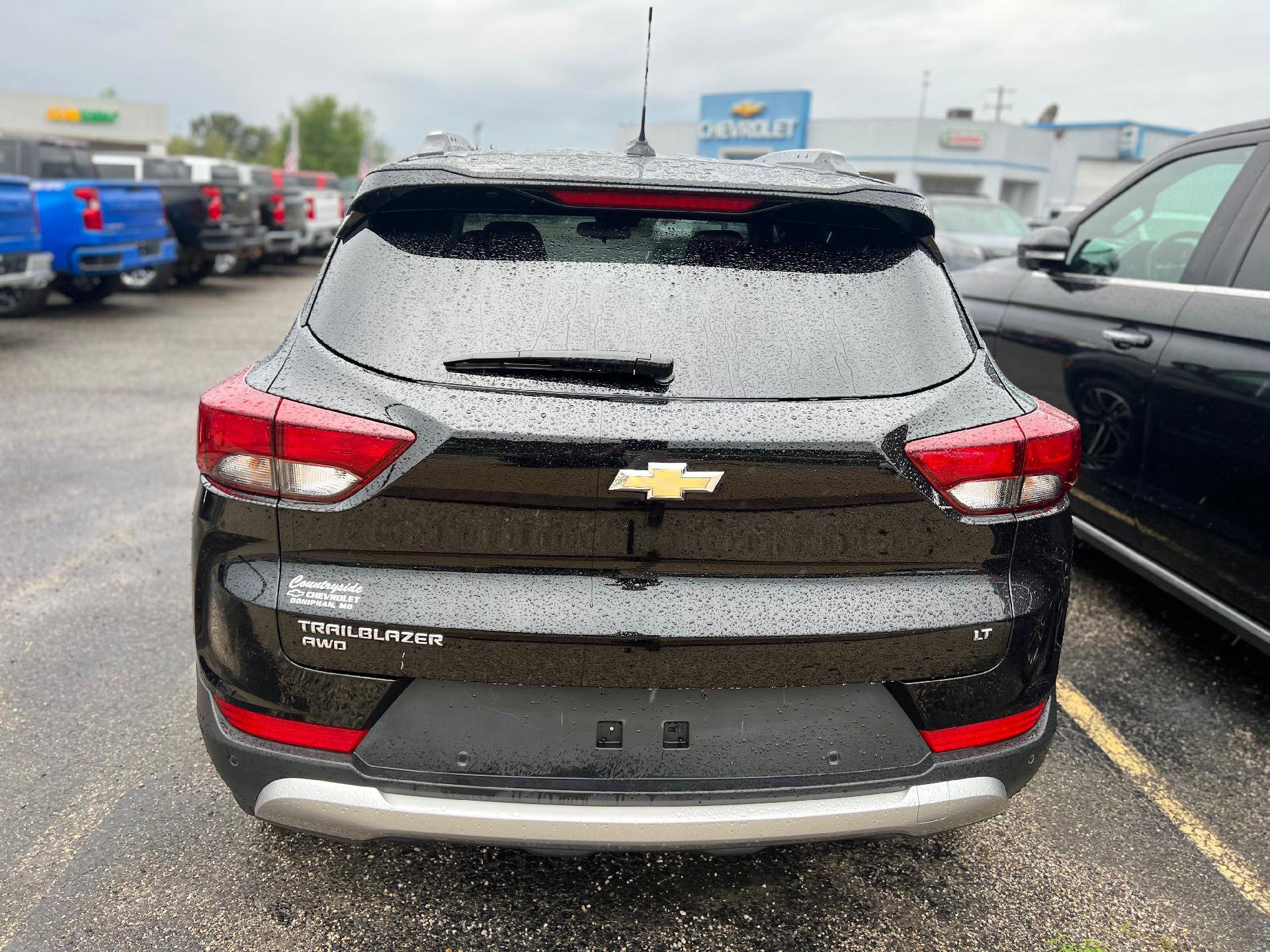 Used 2024 Chevrolet TrailBlazer LT w/ Driver Confidence Package image 3