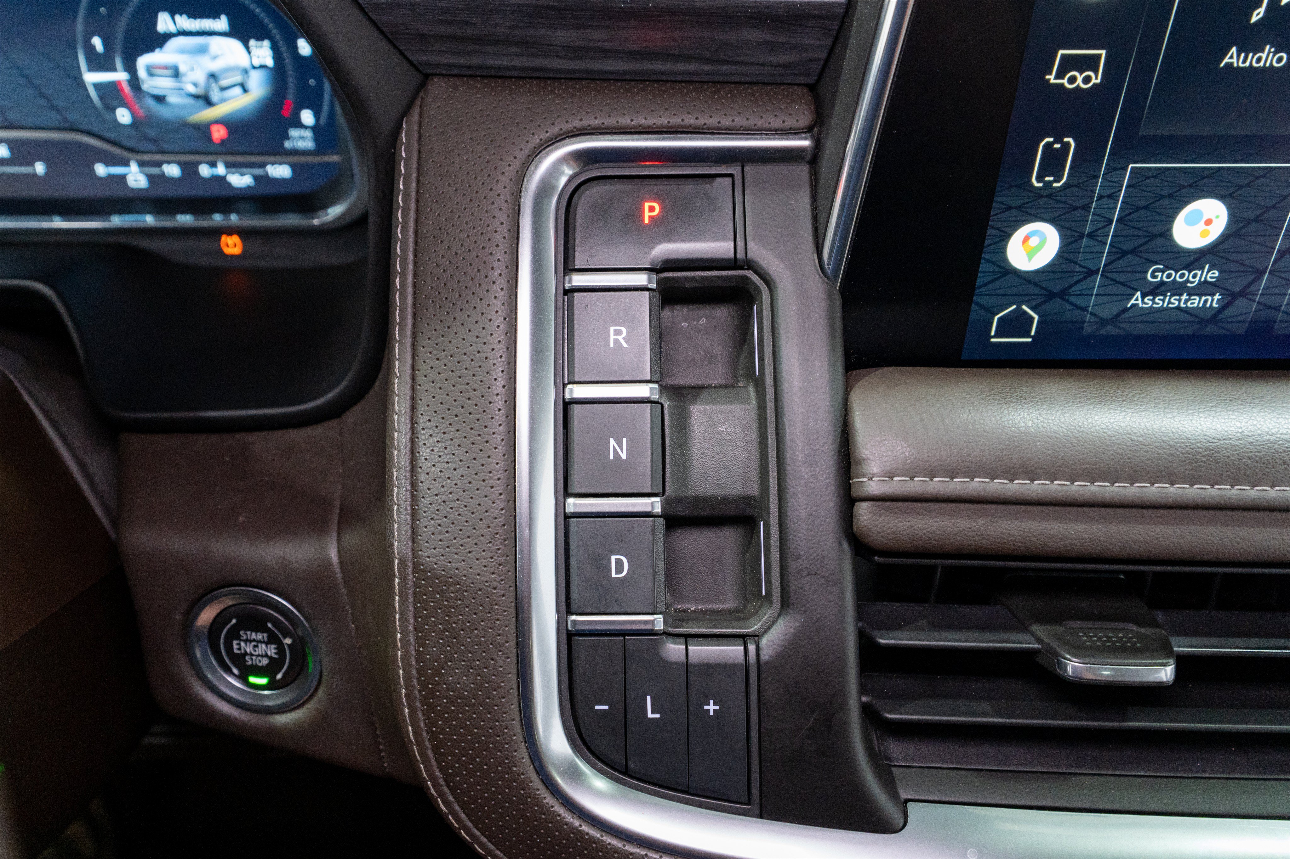 Used 2022 GMC Yukon SLT w/ SLT Premium Package AWD/4WD image 24