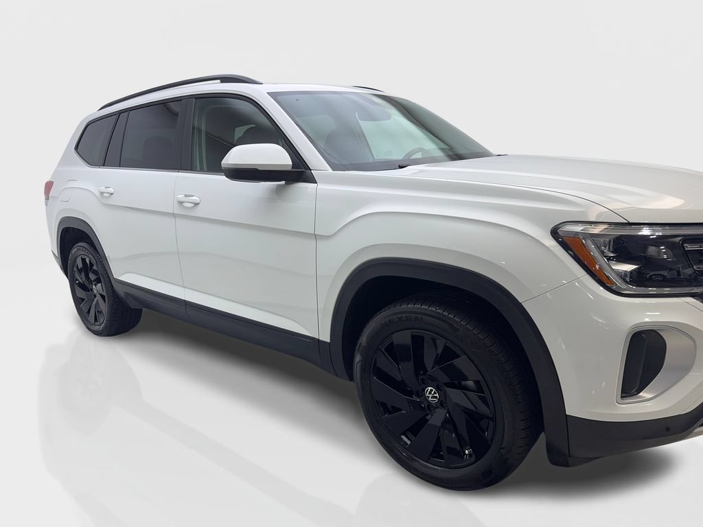 Used 2025 Volkswagen Atlas SE FWD image 13
