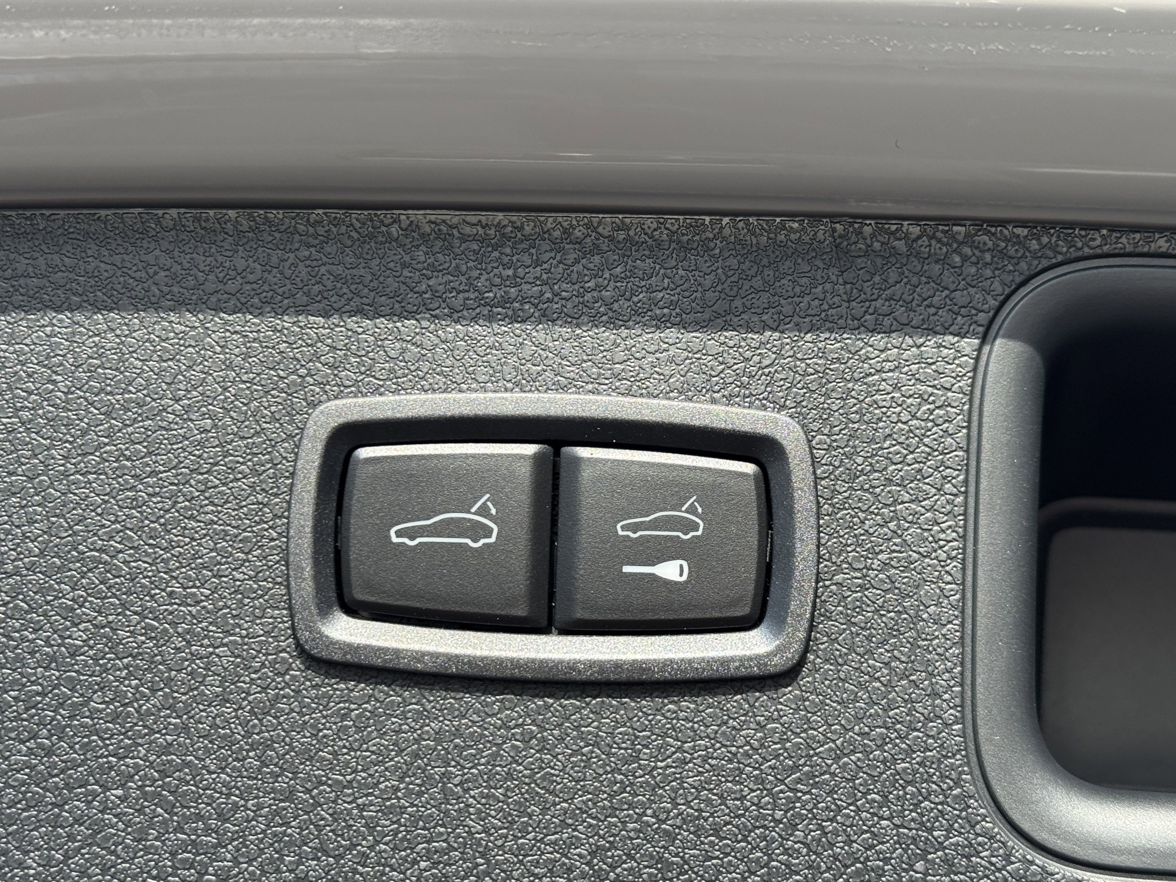 New 2025 Porsche Macan image 15