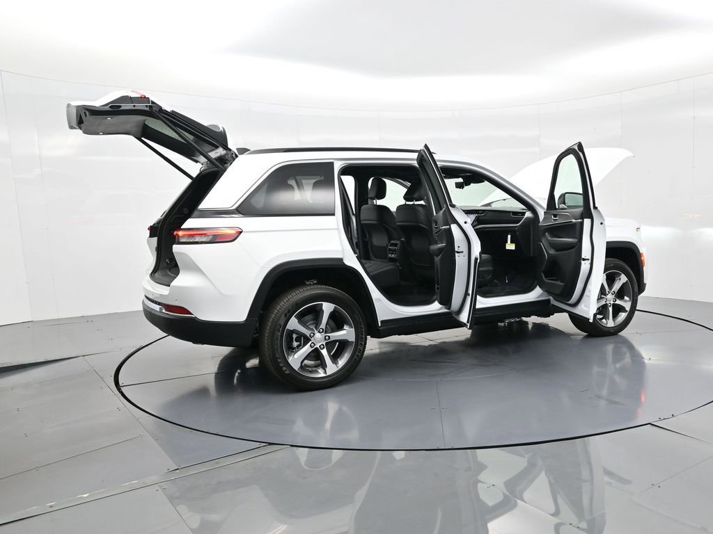 New 2025 Jeep Grand Cherokee Limited 4xe w/ Luxury Tech Group II image 26