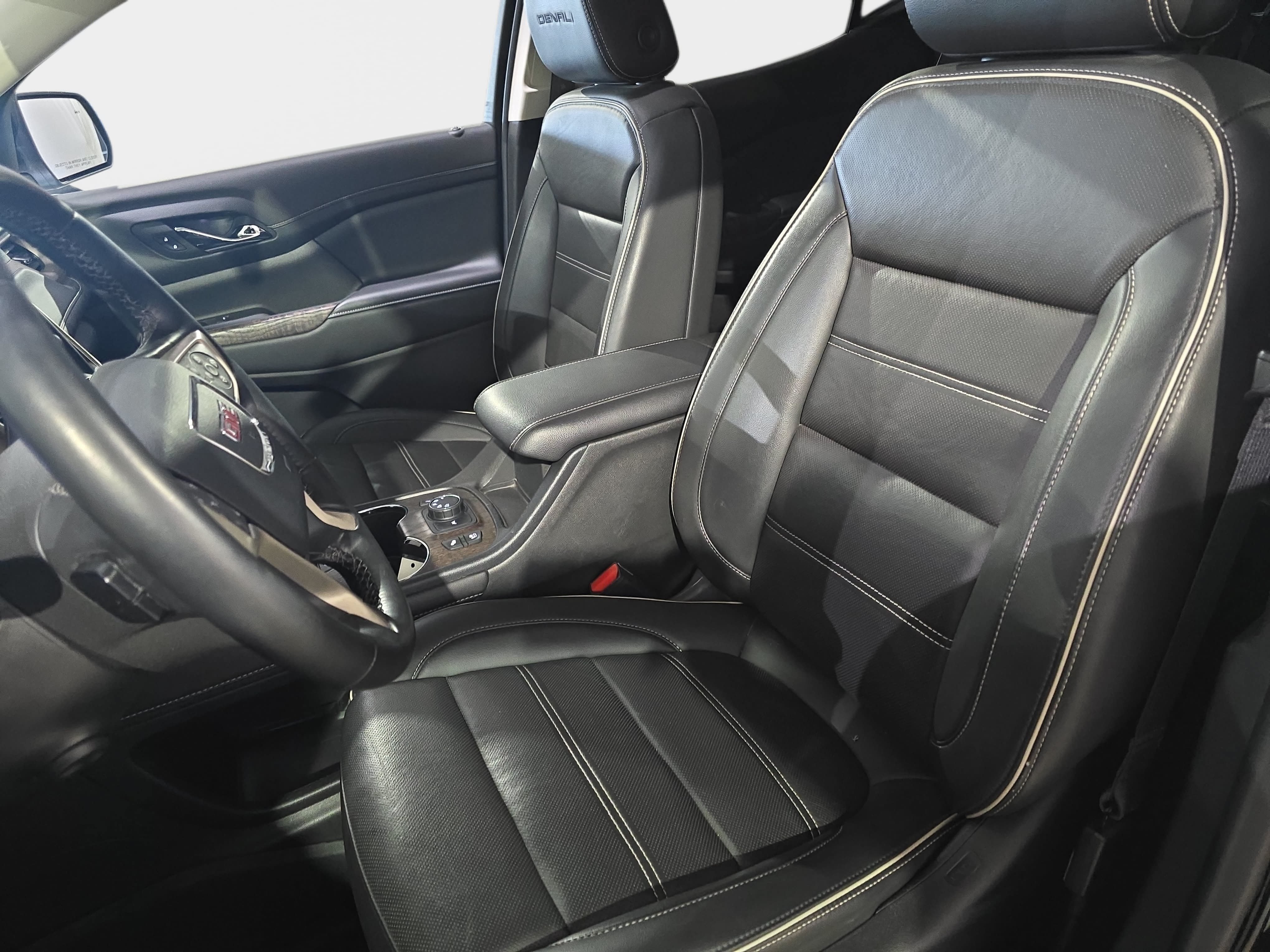 Used 2023 GMC Acadia Denali w/ Black Diamond Edition AWD/4WD image 12