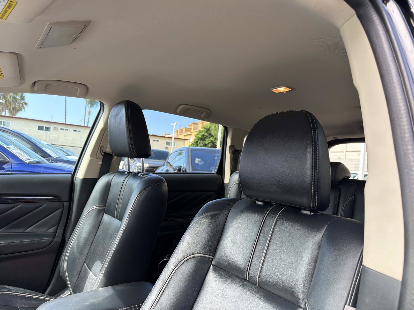 Used 2018 Mitsubishi Outlander SEL AWD/4WD image 16