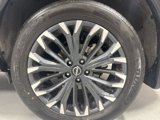 Used 2024 Nissan Rogue Platinum image 9