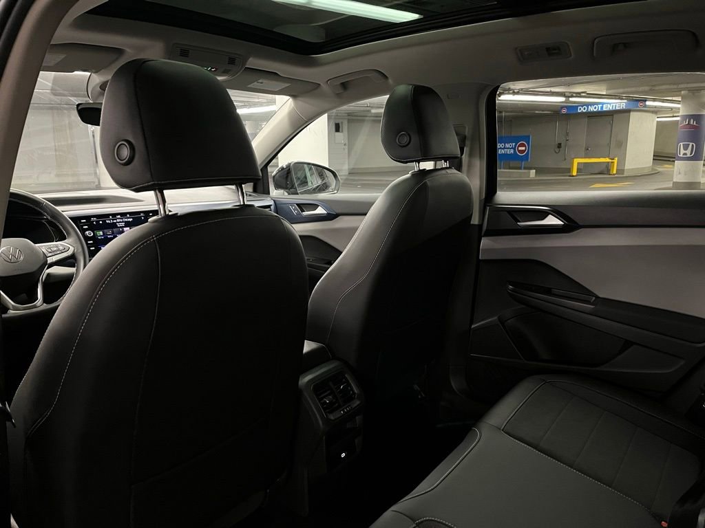 Used 2022 Volkswagen Taos SE w/ Panoramic Sunroof Package image 21