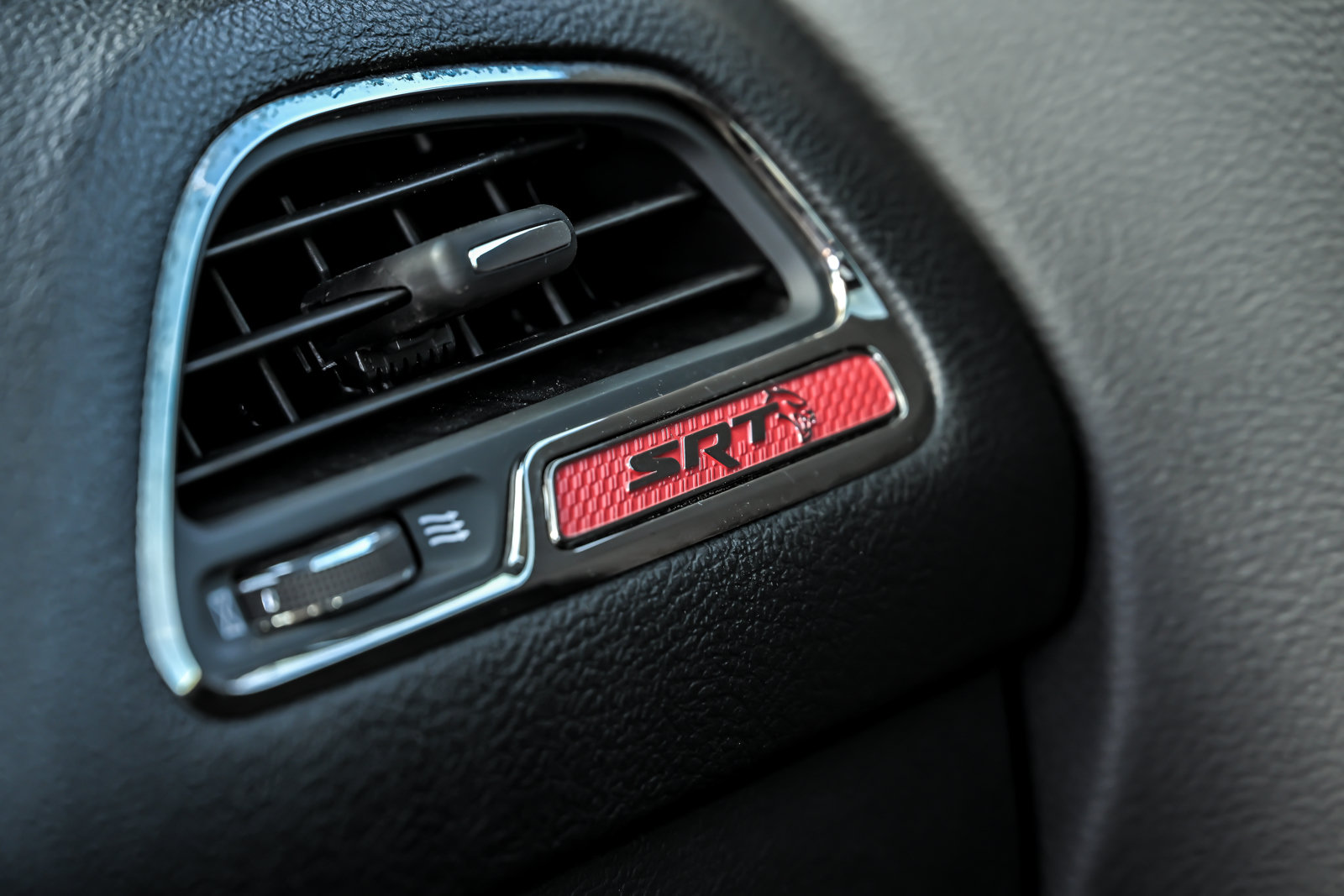 Used 2018 Dodge Challenger SRT Hellcat RWD image 38