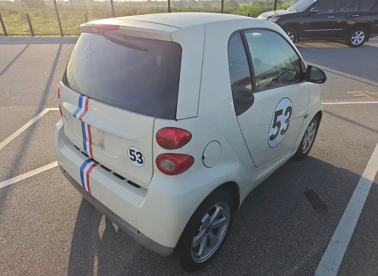 Used 2012 smart fortwo passion RWD image 4