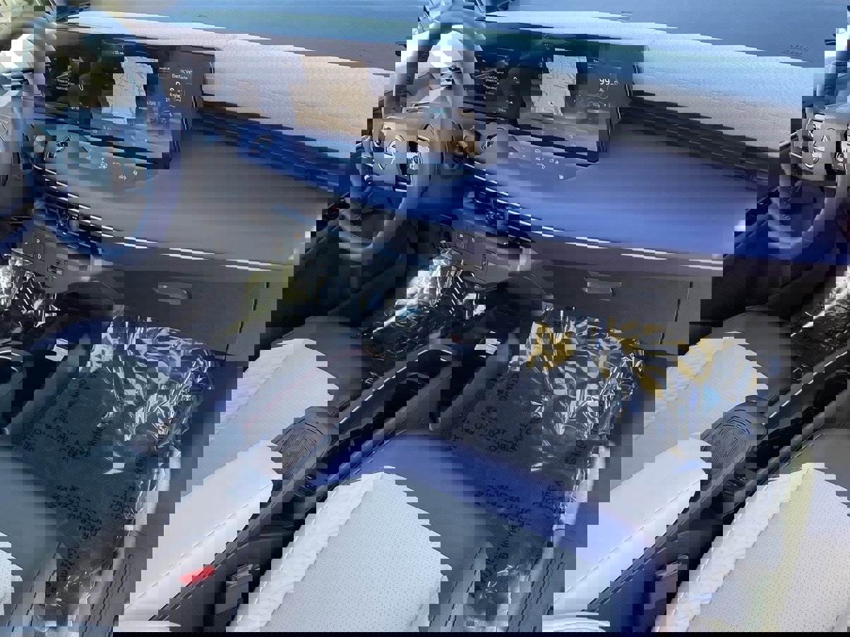 New 2026 Nissan Leaf Platinum+ w/ Cargo Package (Platinum+) image 8