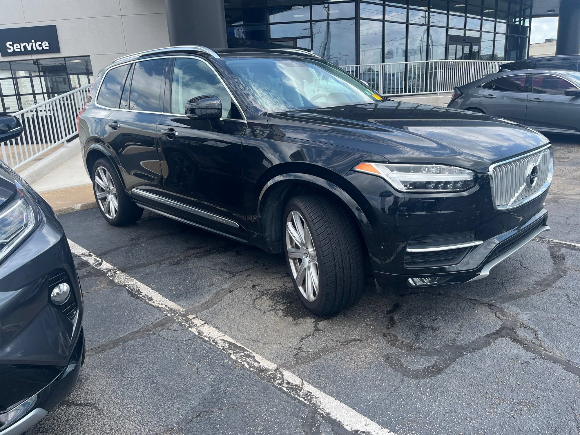 Used 2018 Volvo XC90 T6 Inscription w/ Convenience Package AWD/4WD image 5
