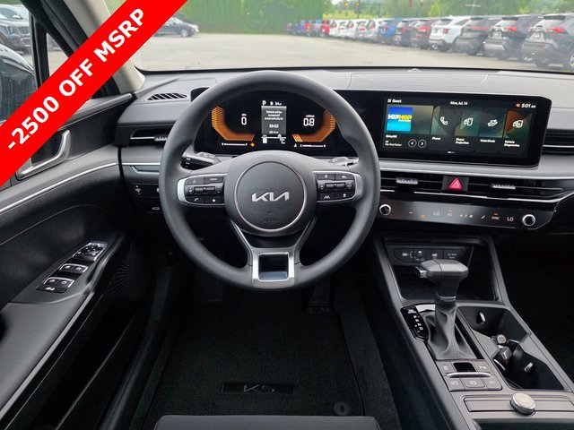 New 2025 Kia K5 LXS image 18