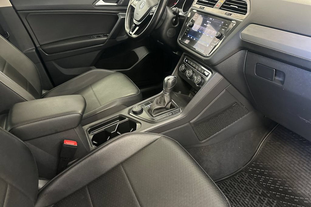 Used 2019 Volkswagen Tiguan SE AWD/4WD image 16