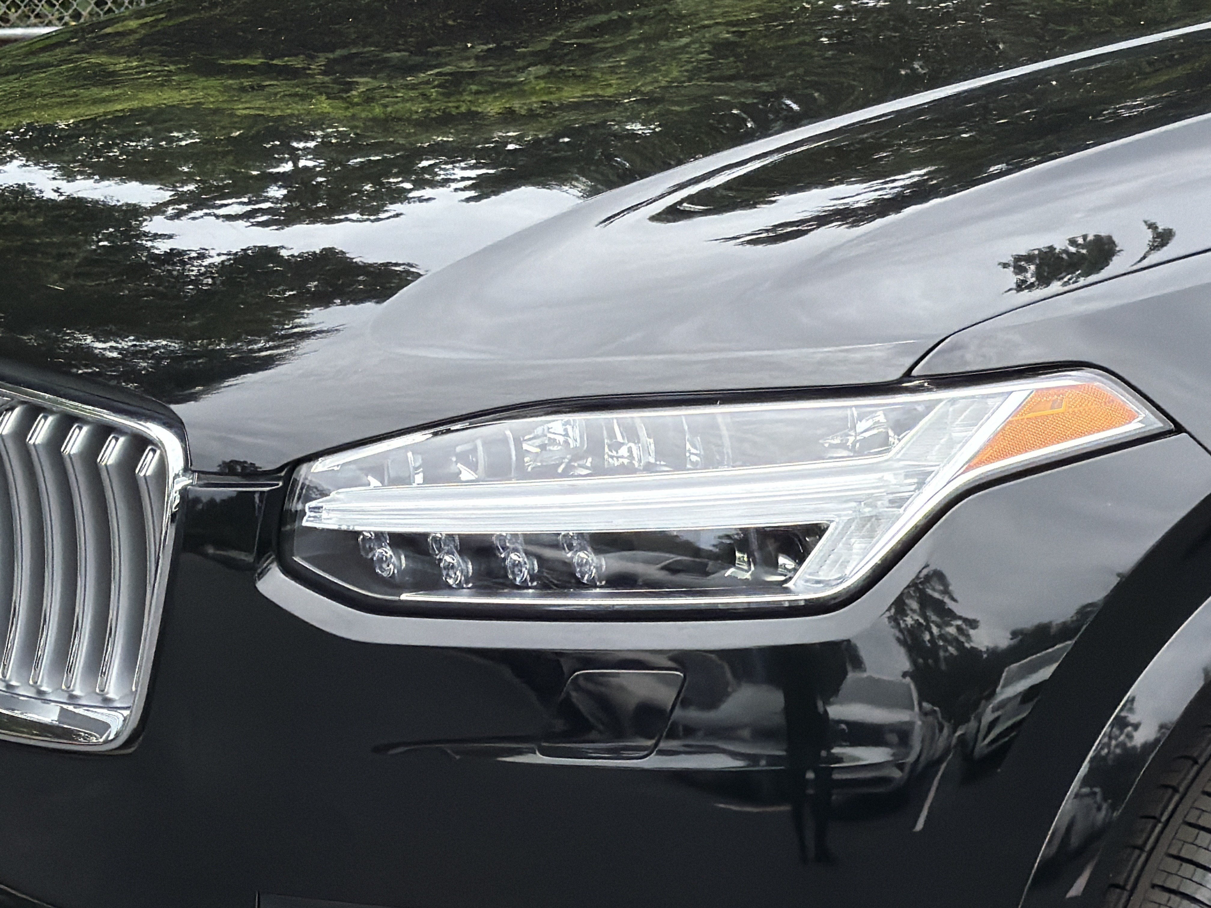 Certified 2023 Volvo XC90 B5 Plus AWD/4WD image 6