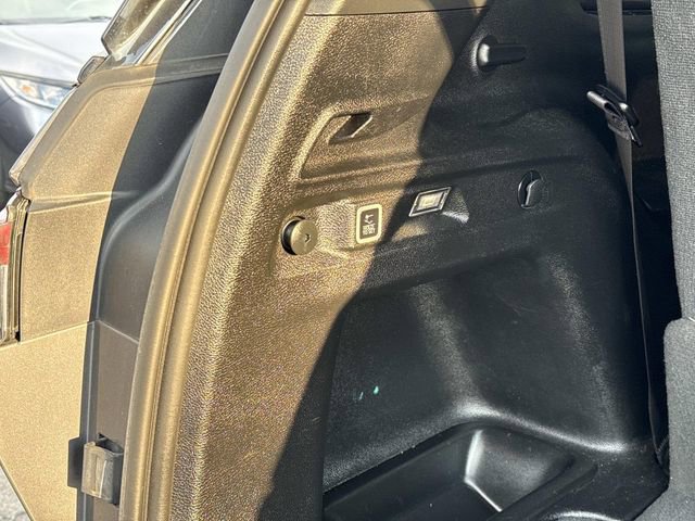 Used 2023 Jeep Grand Cherokee L Laredo image 15