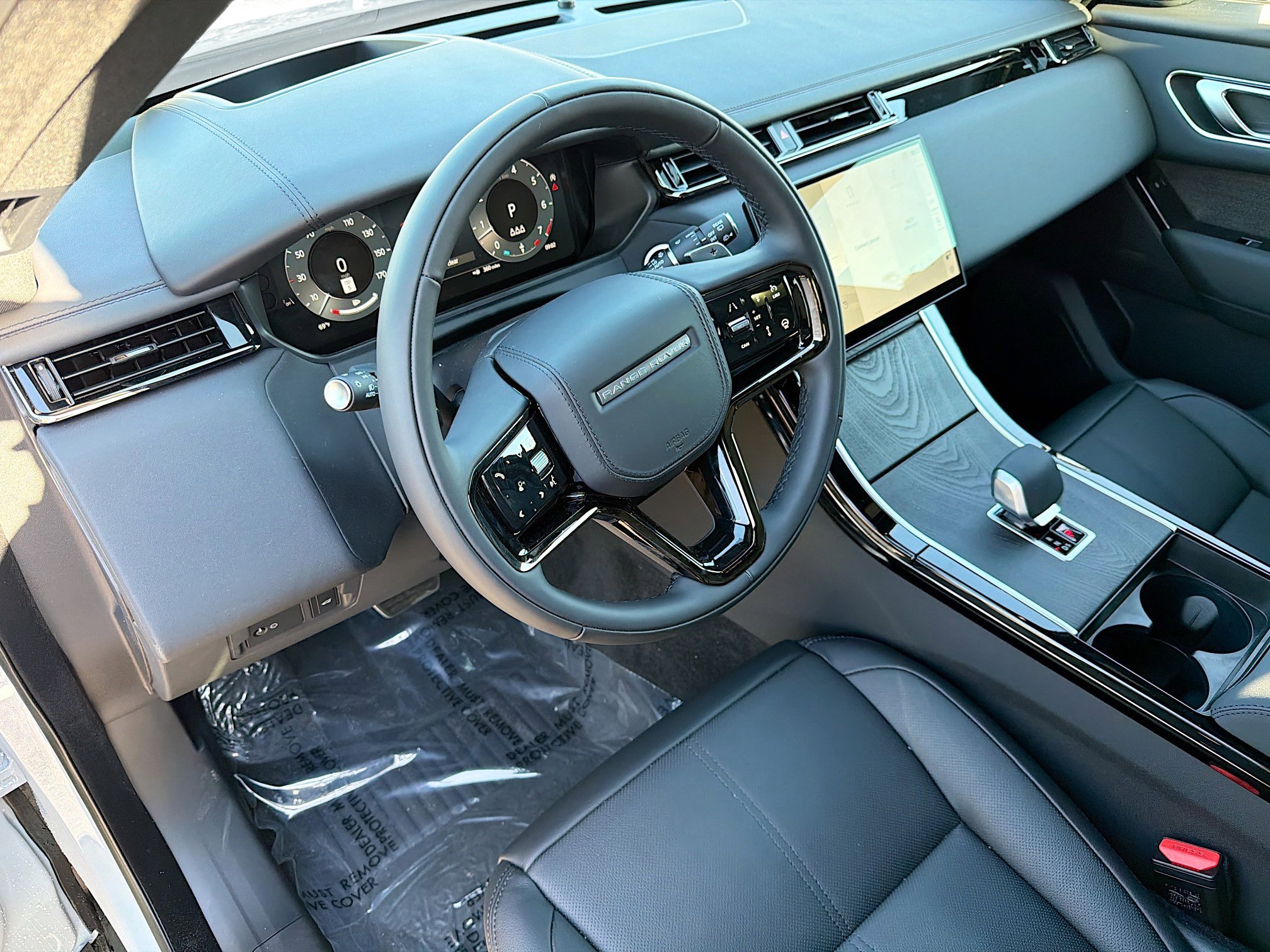 New 2026 Land Rover Range Rover Velar Dynamic SE AWD/4WD image 26