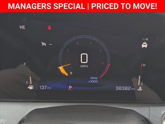 Certified 2025 Chevrolet Trax LT FWD image 24