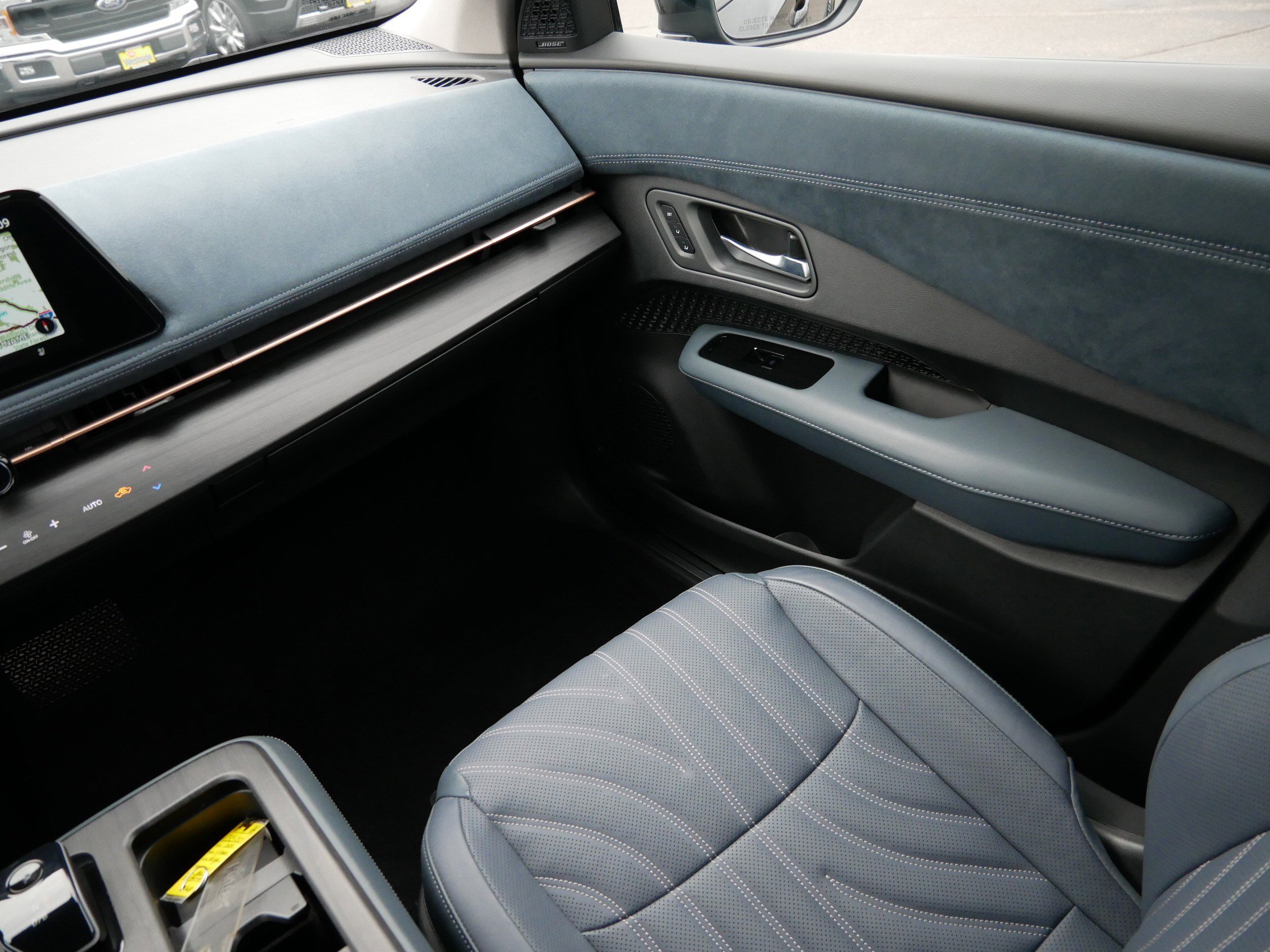 Used 2024 Nissan Ariya PLATINUM+ image 11