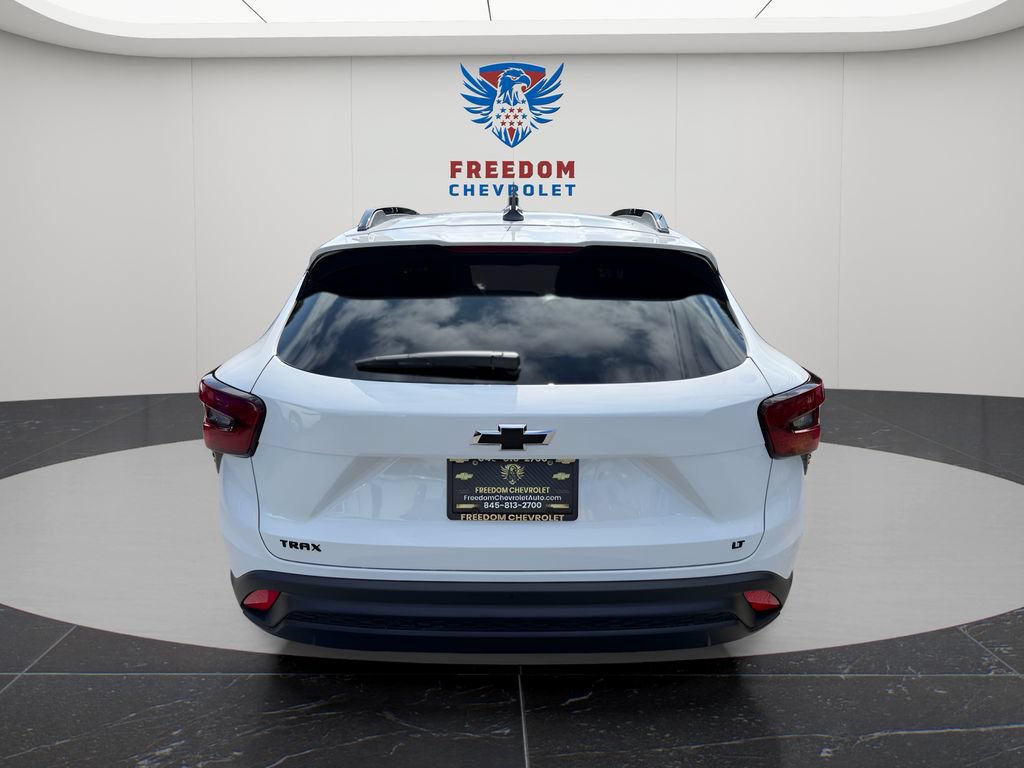 New 2026 Chevrolet Trax LT w/ Driver Confidence Package FWD image 5