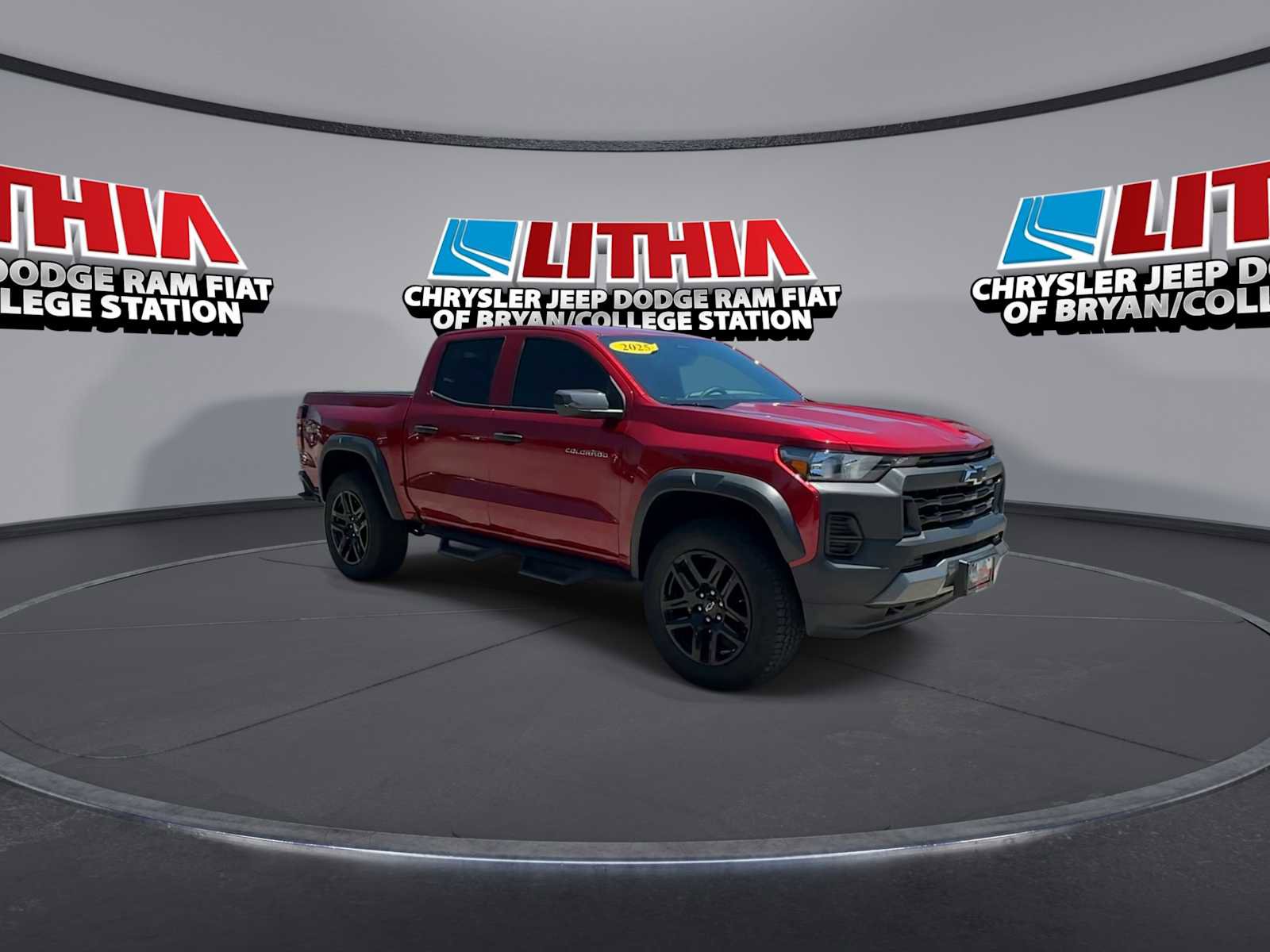 Used 2025 Chevrolet Colorado Trail Boss AWD/4WD image 2