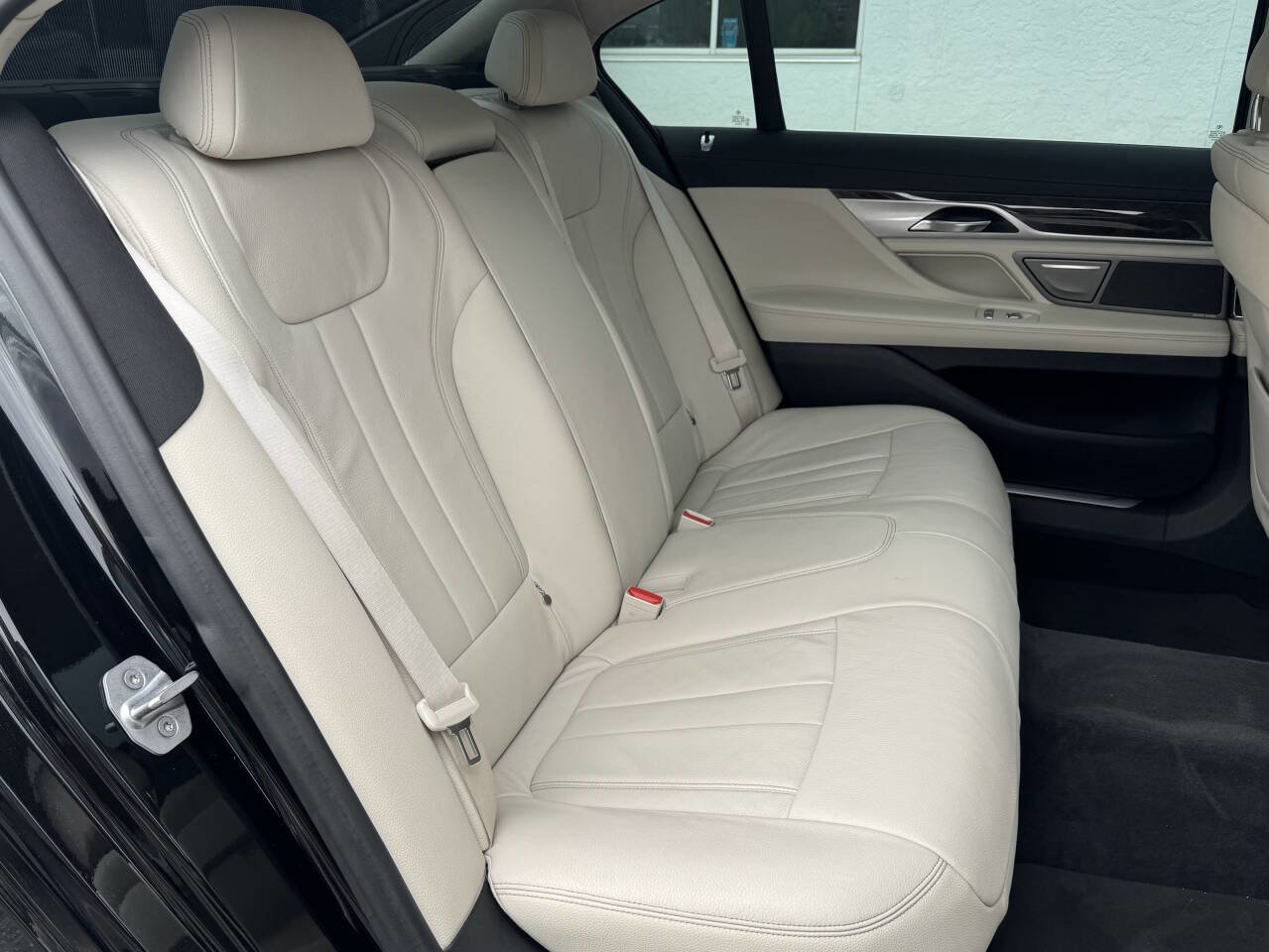 Used 2018 BMW 740i RWD image 11