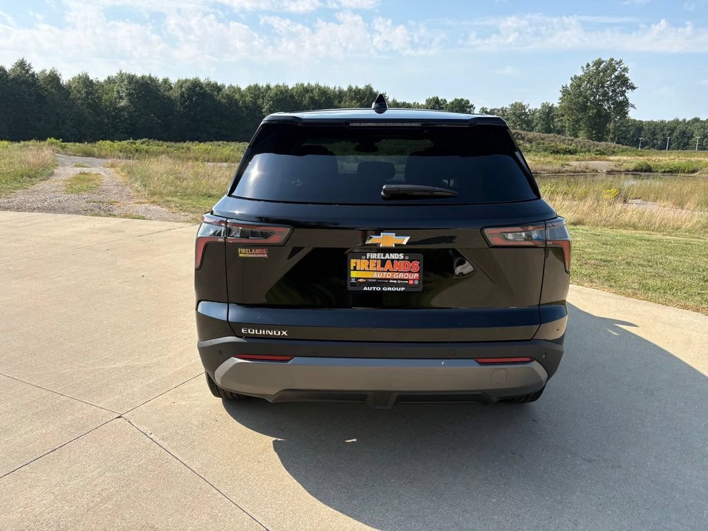 New 2027 Chevrolet Equinox LT w/ Convenience Package II FWD image 8