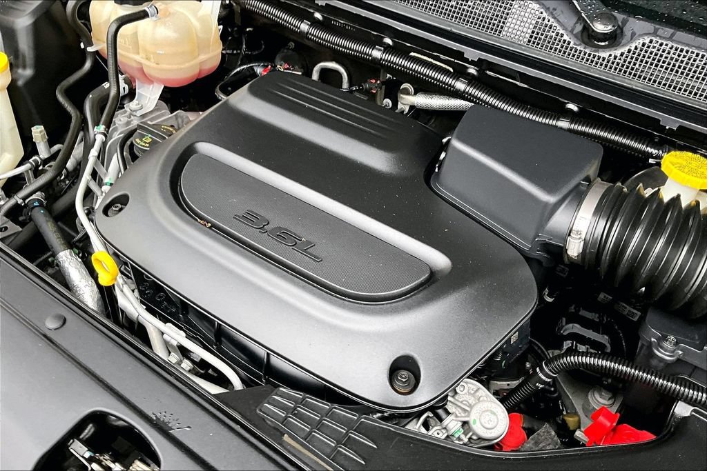 Used 2023 Chrysler Pacifica Touring-L FWD image 29