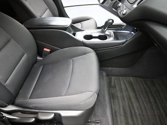 Used 2018 Chevrolet Malibu LT image 25