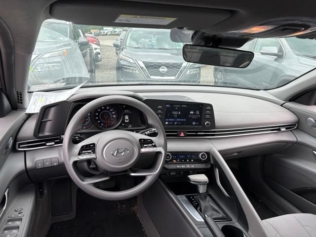 Used 2023 Hyundai Elantra SEL FWD image 13