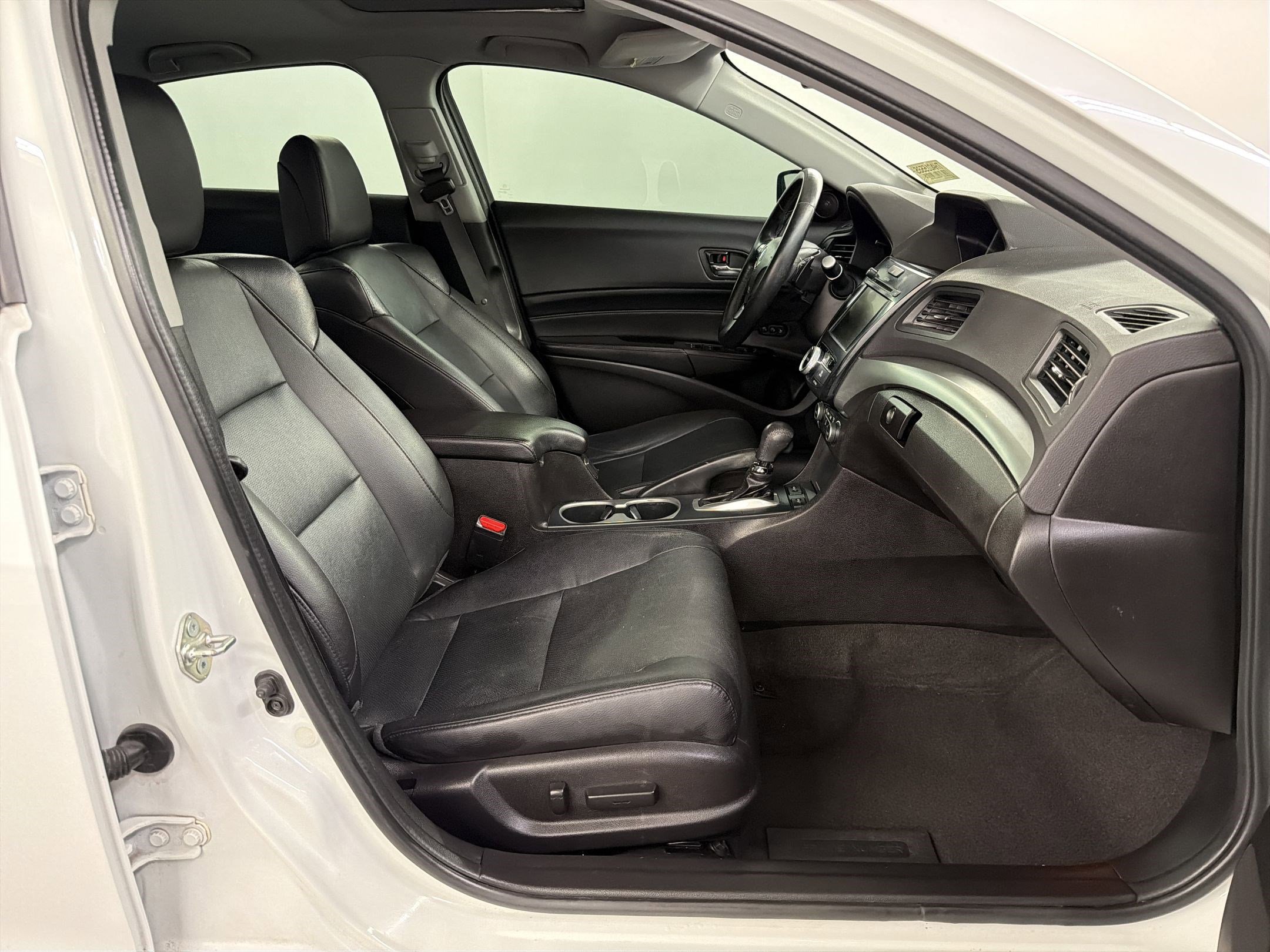 Used 2017 Acura ILX w/ Premium Package FWD image 30